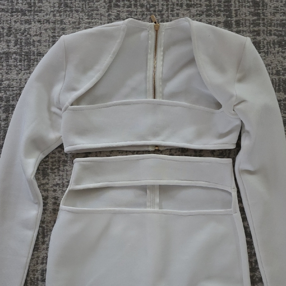 Long Cream Cutout Maxi Dress with Long Sleeves - Picture 3 of 4